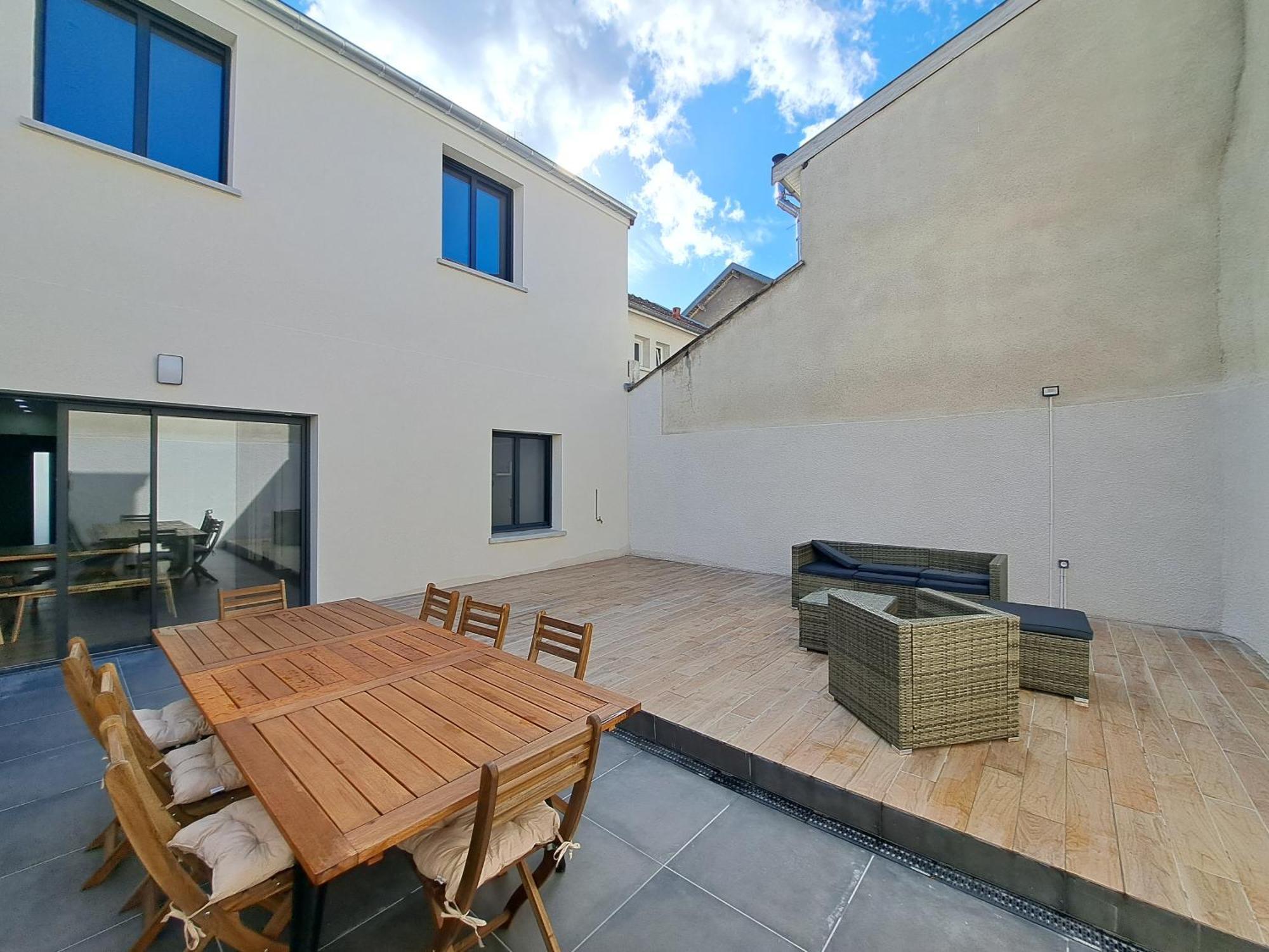 Abu Dhabi, Magnifique Maison Reims Exterior photo